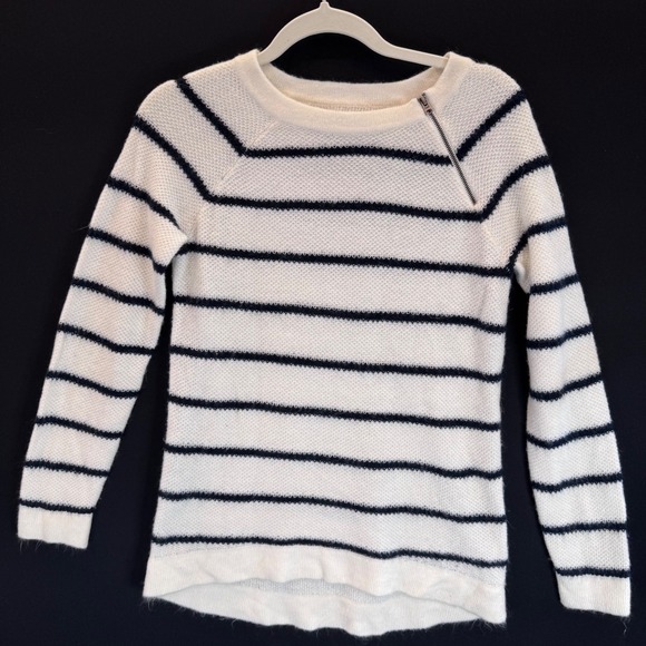 Abercrombie & Fitch Sweaters - Abercrombie & Fitch Striped Shoulder Zip Knit Sweater Cream Navy Blue Small